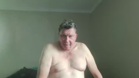 Snapshot of island625103 chatting on October 14, 5:47 pm island625103 online show from October 14, 5:47 pm