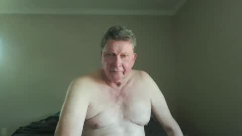 Snapshot of island625103 chatting on October 23, 8:18 pm island625103 online show from October 23, 8:18 pm