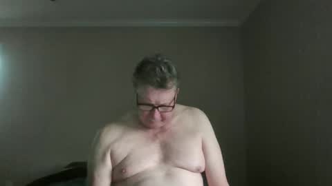 Snapshot of island625103 chatting on October 25, 8:47 pm island625103 online show from October 25, 8:47 pm