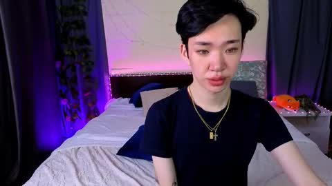 Snapshot of islendtakumi chatting on March 3, 9:53 pm Takumi online show from March 3, 9:53 pm