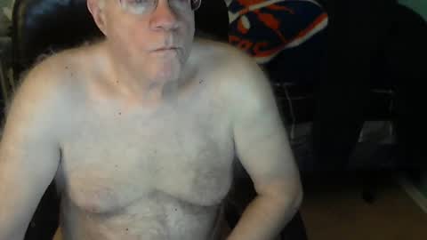 Snapshot of islesman22 chatting on February 10, 10:20 am islesman22 online show from February 10, 10:20 am