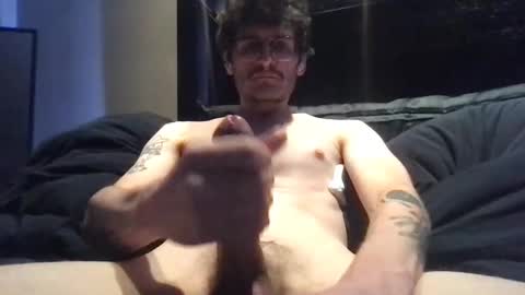 Snapshot of isocialmedia chatting on October 25, 8:55 am isocialmedia online show from October 25, 8:55 am