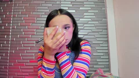 I S S A B E L A Igissaa ax    Xlittleissa  online show from December 29, 2:10 pm