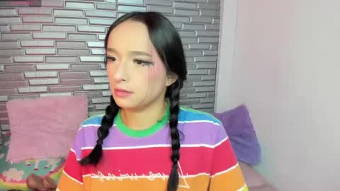 I S S A B E L A Igissaa ax    Xlittleissa  online show from February 20, 2:24 pm