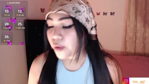 Snapshot of issa_gg chatting on October 1, 5:46 am isabella p online show from October 1, 5:46 am