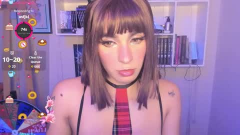 Snapshot of issa_latin chatting on October 2, 5:03 am INSTAGRAM issabella18   TWITTER issa latin online show from October 2, 5:03 am