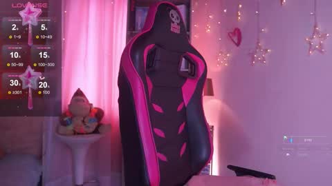 ISSA  online show from October 3, 9:01 pm