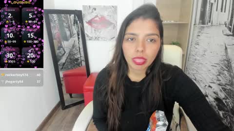 Issa  online show from January 7, 4:27 pm