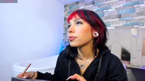 Snapshot of issa_tay1 chatting on June 9, 2:56 am Issa online show from June 9, 2:56 am
