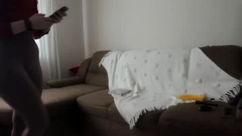 Snapshot of issabelle_69 chatting on February 14, 9:56 am Issabelle online show from February 14, 9:56 am