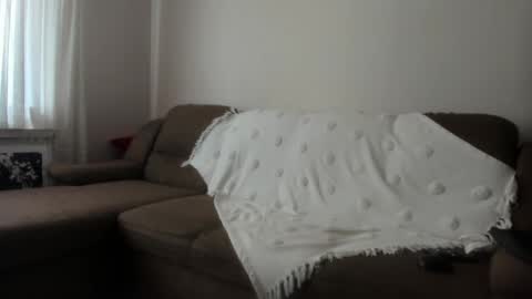 Snapshot of issabelle_69 chatting on February 19, 10:23 am Issabelle online show from February 19, 10:23 am