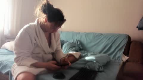 Snapshot of issabelle_69 chatting on February 23, 6:39 am Issabelle online show from February 23, 6:39 am