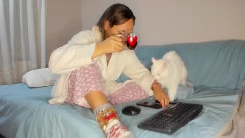 Snapshot of issabelle_69 chatting on October 1, 5:35 am Issabelle online show from October 1, 5:35 am