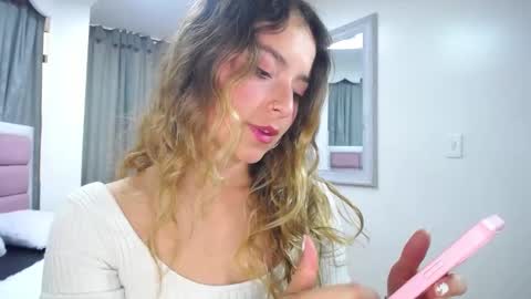 issadorajames online show from January 13, 6:27 pm