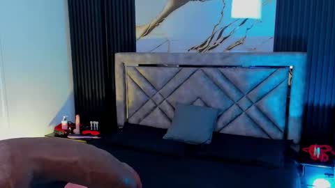 Issafoxx online show from October 7, 11:40 am