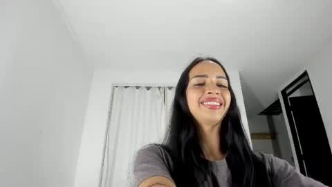 Snapshot of issalovexxx chatting on June 29, 10:15 am Isabella online show from June 29, 10:15 am