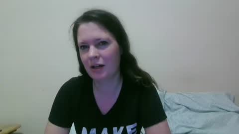 issamayy333 online show from October 15, 2:55 am