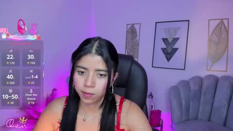 issi_loren online show from March 13, 11:39 am