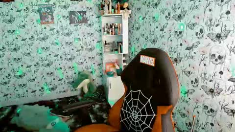 Yiz online show from March 7, 3:03 am