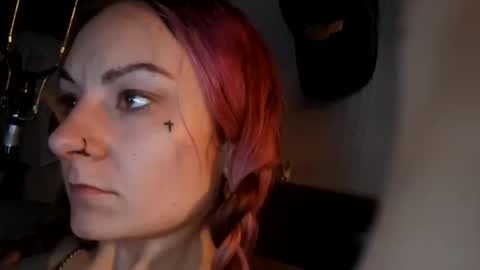 Snapshot of issyamazin667 chatting on March 13, 2:45 pm Girlnextdoor online show from March 13, 2:45 pm