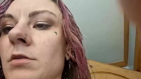 Snapshot of issyamazin667 chatting on March 27, 3:45 pm Girlnextdoor online show from March 27, 3:45 pm