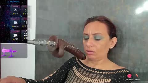 Snapshot of issys_milf chatting on March 4, 12:12 pm ISSYS online show from March 4, 12:12 pm