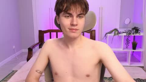 Snapshot of istairee chatting on January 2, 6:18 am Maks online show from January 2, 6:18 am