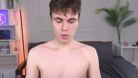 Snapshot of istairee chatting on January 17, 9:39 am Maks online show from January 17, 9:39 am