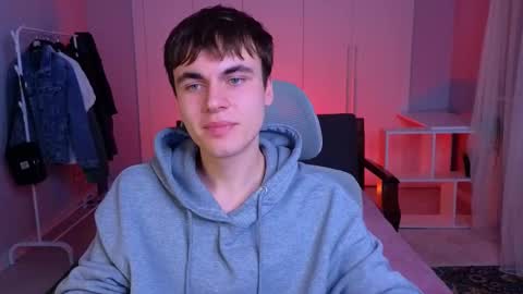 Snapshot of istairee chatting on February 14, 1:29 pm Maks online show from February 14, 1:29 pm