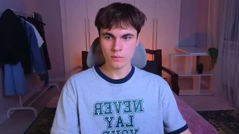 Snapshot of istairee chatting on March 3, 12:27 pm Maks online show from March 3, 12:27 pm