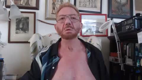Snapshot of isubmissiveslut chatting on June 8, 9:59 pm ImYourBitch online show from June 8, 9:59 pm