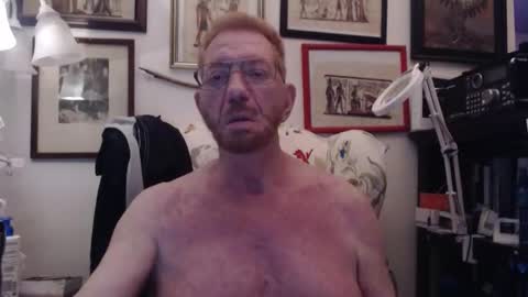 Snapshot of isubmissiveslut chatting on June 11, 5:05 am ImYourBitch online show from June 11, 5:05 am