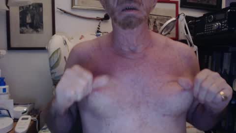 Snapshot of isubmissiveslut chatting on June 19, 3:55 am ImYourBitch online show from June 19, 3:55 am