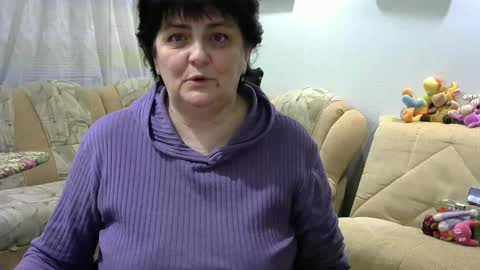 IsXLoves online show from February 17, 5:30 pm