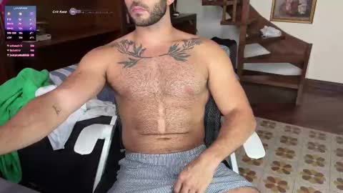Snapshot of italian_stallion_big chatting on October 23, 1:54 pm italian_stallion_big online show from October 23, 1:54 pm
