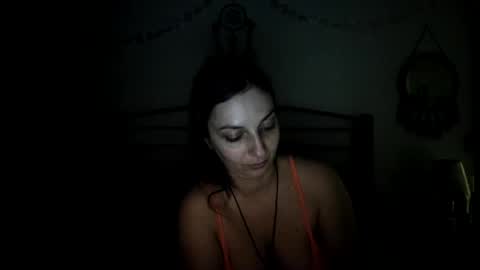 Snapshot of italiana25 chatting on April 4, 3:38 am Bella Bloom online show from April 4, 3:38 am