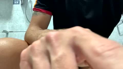 italianbigcock91 online show from March 11, 7:58 am