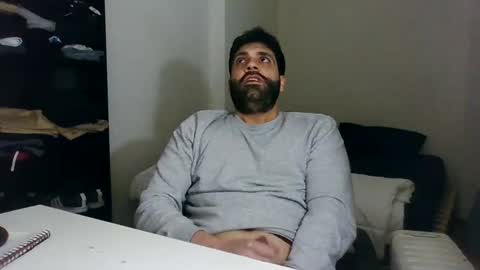 italianboybcn online show from January 15, 9:51 pm