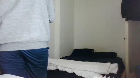 italianboybcn online show from February 25, 5:58 pm