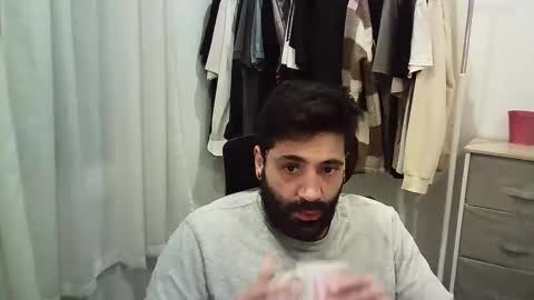 italianboybcn online show from November 25, 6:46 am