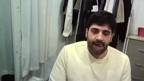 Snapshot of italianboybcn chatting on December 21, 7:37 am italianboybcn online show from December 21, 7:37 am