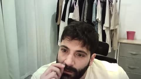 Snapshot of italianboybcn chatting on January 9, 6:38 am italianboybcn online show from January 9, 6:38 am