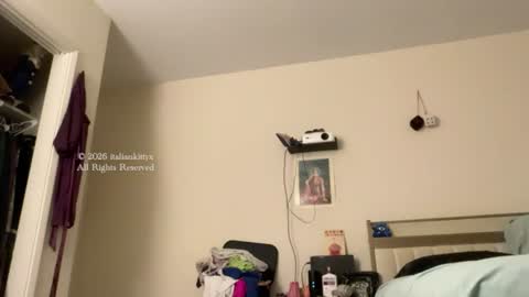 Snapshot of italiankittyx chatting on June 23, 12:52 am ItalianKitty online show from June 23, 12:52 am