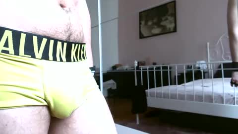 italianmonsterD online show from May 12, 10:12 am
