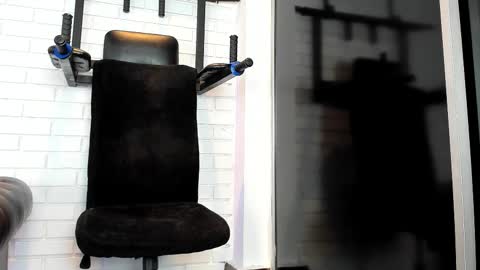 Italo Moore online show from September 17, 11:23 am