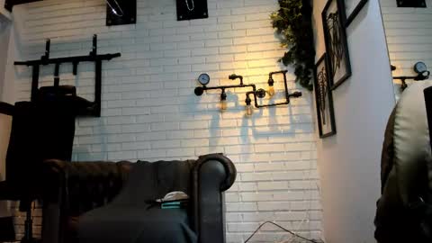 Italo Moore online show from September 23, 11:13 am