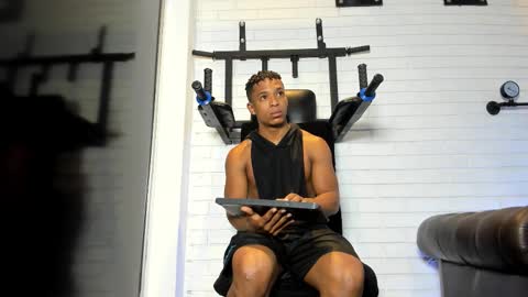 Italo Moore online show from October 2, 11:17 am