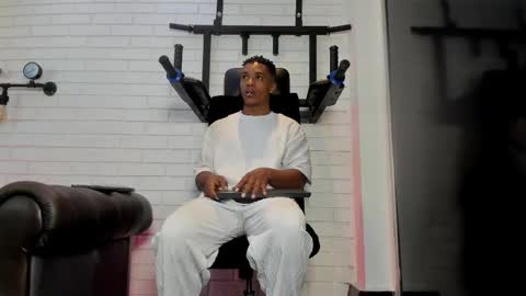 Italo Moore online show from October 19, 11:22 am