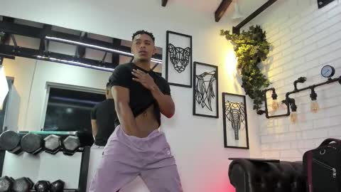 Italo Moore online show from November 25, 11:32 am