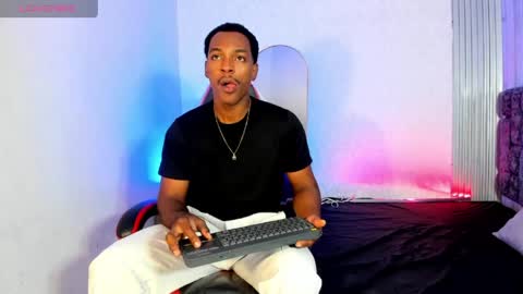 itanxfor online show from April 18, 1:48 pm